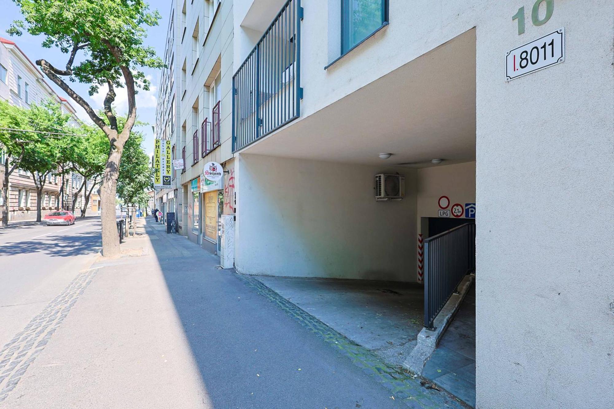 Adamick Place In City Centre With Free Parking Apartment Bratislava Exterior photo