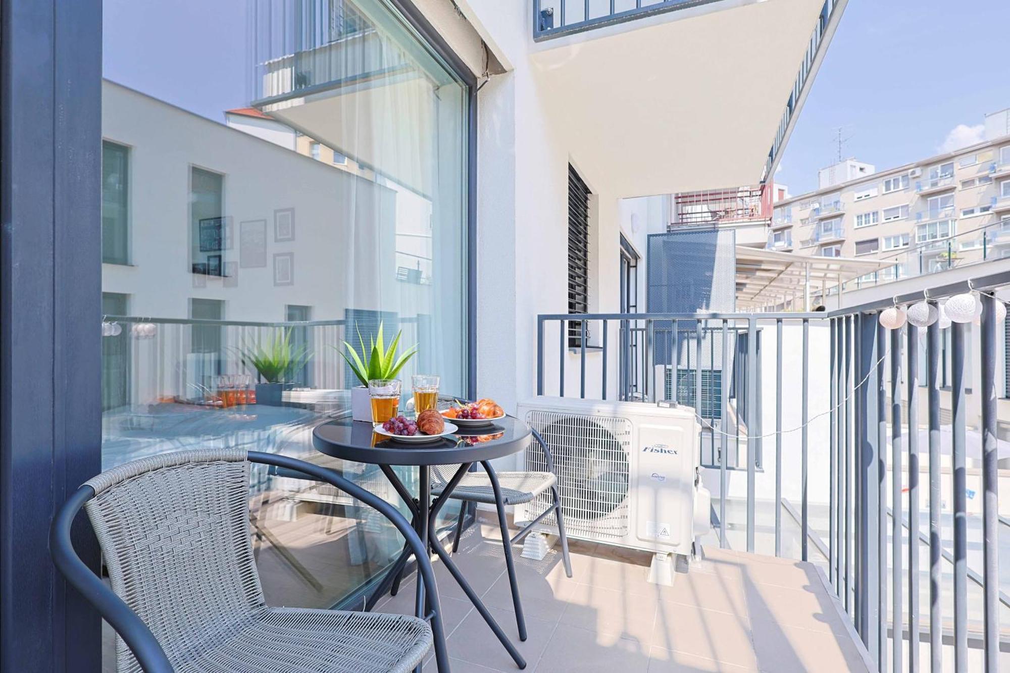 Adamick Place In City Centre With Free Parking Apartment Bratislava Exterior photo